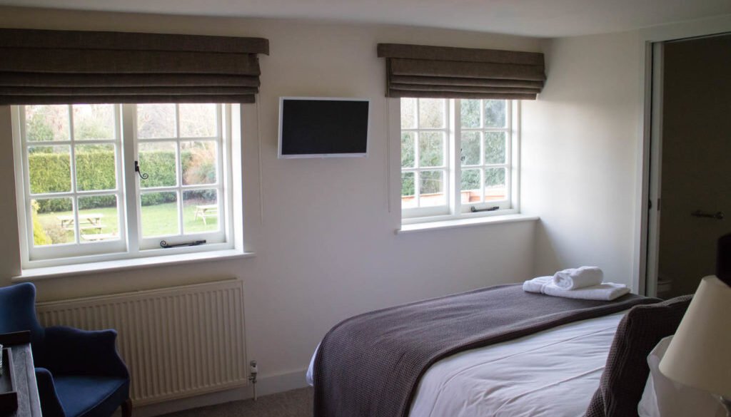 Double Room at the Forester Inn Graffham-4